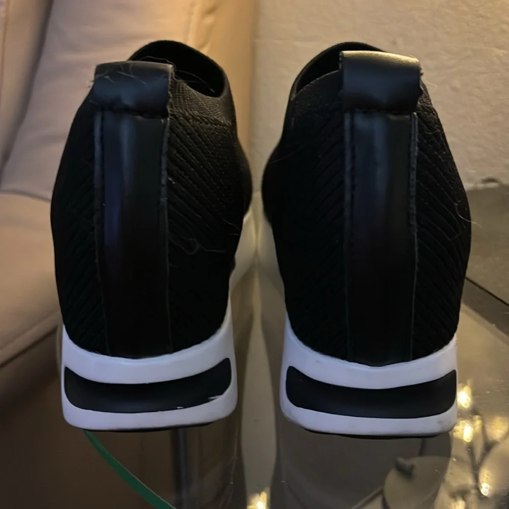 Black Slip-On Platform Sneakers for Women - Comfortable Knit Casual Shoe
